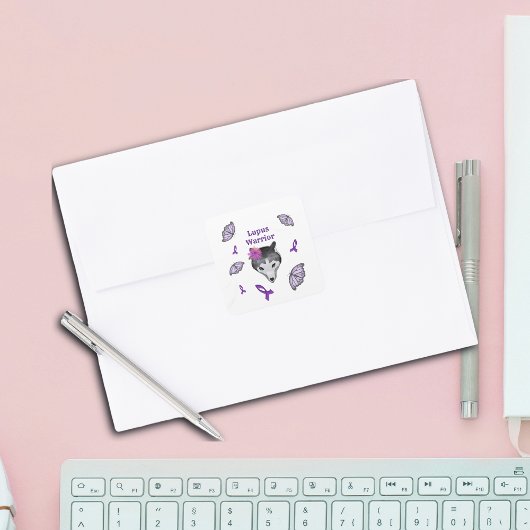 Lupus Warrior Wolf Lila Ribbon Butterfly Quadratischer Aufkleber