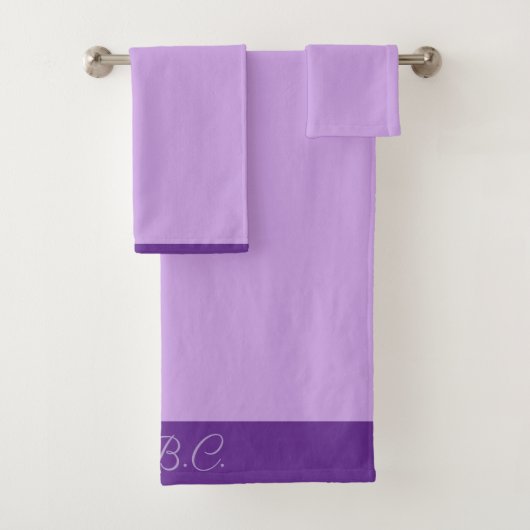 Luscious Lavender Monogram Badhandtuch Set (Insitu)