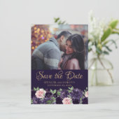 Lush Blossom | Dunkles Lila und rosa Rose 2 Foto Save The Date (Stehend Vorderseite)