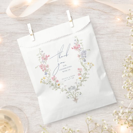 Lush Blue Boho Wildflowers Elegant Wedding Geschenktütchen (Ausgeschnitten)