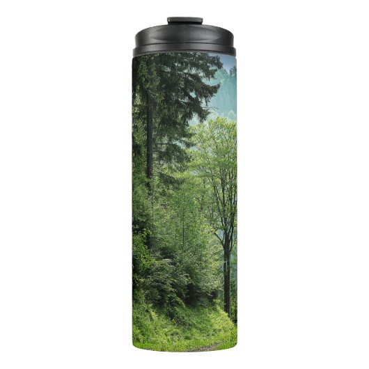 Lush Forest Mountain Path Thermosbecher (Vorderseite)