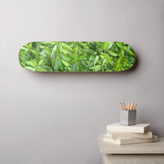 Lush Green Blätter Pattern - Natur botanisch Skateboard (Wandkunst (Horz))