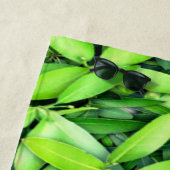 Lush Green Blätter Pattern - Natur botanisch Strandtuch (Beispiel)