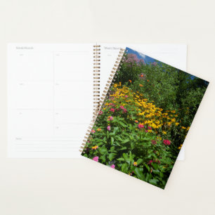 Lush Green Garden Planer