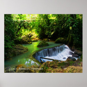 Lush Green Waterfall Reiseziel Indonesien Poster