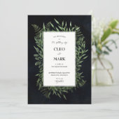 Lush Green Wreath Midnight Moody Wedding Einladung (Stehend Vorderseite)