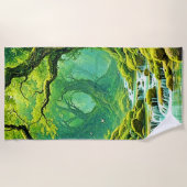 Lush Jungle Waterfall Bliss Strandtuch (Vorderseite)
