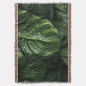 Lush Monstera Leaves with Morning Dew Drops Decke (Vorderseite Vertikal)