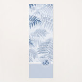 Lush Serene Blue Ferns Monogram Initials Yogamatte (Vorderseite)