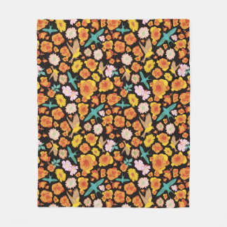 Lush Spring Floral und Vögel auf dunklem Hintergru Fleecedecke