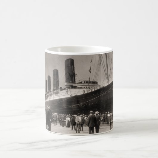 Lusitania kommt New York City 1907 an Kaffeetasse (Mittel)