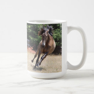 Lusitano-Pferd in Freiheit Tasse