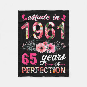 Lustig 65 Jahre alt Hergestellt in 1961 Floral 65. Fleecedecke