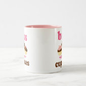 Lustig arbeitet für Kuchen-Chef Zweifarbige Tasse (Mittel)