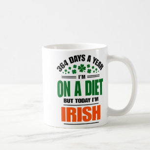 Lustig auf Diät und irischer St. Patricks Day Sham Kaffeetasse