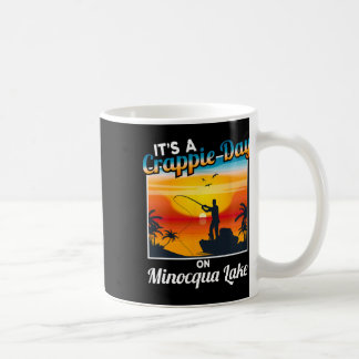 Lustig Es Ist Ein Crappie Tag Auf Minocqua Lake Kaffeetasse