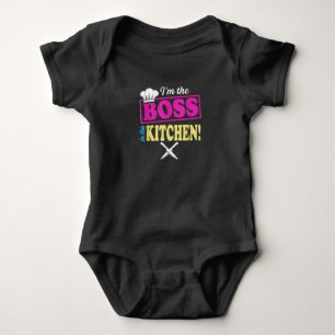 Lustig Ich Bin Der Boss In Dieser Küche T-Shirt Ko Baby Strampler
