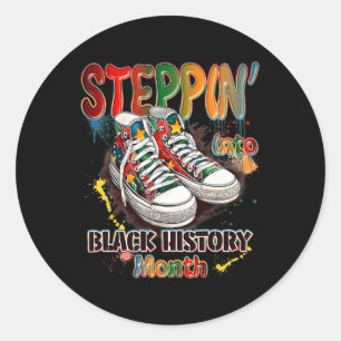 Lustig, im Black History Month in die Schuhe zu sc Runder Aufkleber