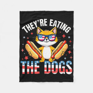 Lustig Trump Sie essen die Hunde die Katzen die Fleecedecke