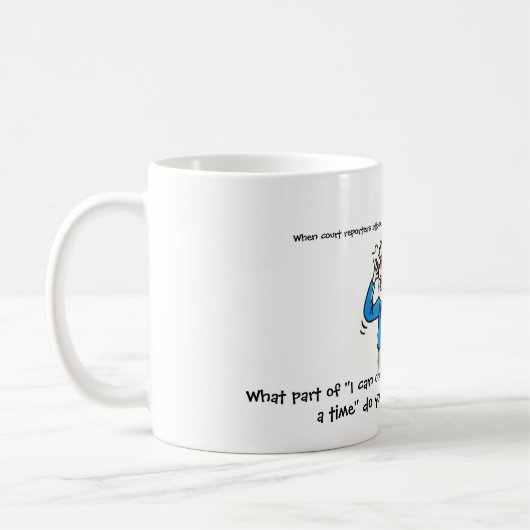 Lustig, wenn Gerichtsschreiber (Mann-) Kaffee in Kaffeetasse (Links)