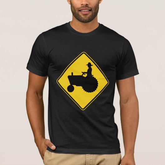 Lustige Ackerschlepper-Verkehrsschild-Warnung T-Shirt (Vorderseite)