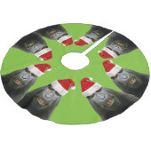 Lustige Affen in den Weihnachtsmannmützen Polyester Weihnachtsbaumdecke (Schrägansicht)