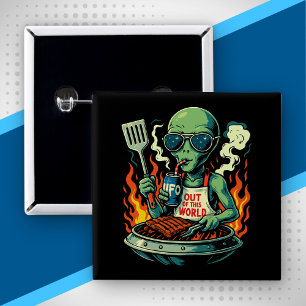 Lustige Alien-BBQ-Illustration Retro-Sci-Fi-Grilla Button