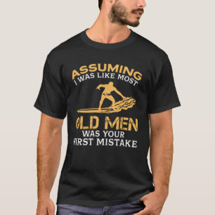 Lustige alte Männer die surfende Lieben T-Shirt