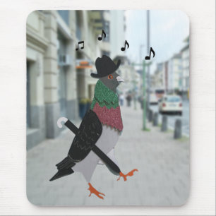 Lustige, bearbeitbare Taube in der Stadt Mousepad