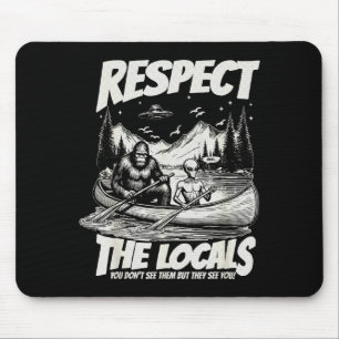 Lustige Bigfoot-Alien-Canadier-Paddel-Abenteuer Mousepad