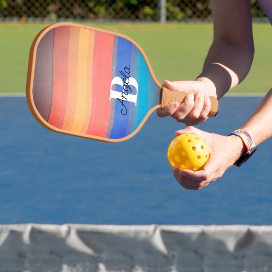 lustige bunt Streifen Retro-Stil fügen Monogramm Pickleball Schläger (InSitu)
