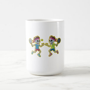 Lustige Cartoon-Skelette spielen Padel-Tennis – 3D Kaffeetasse