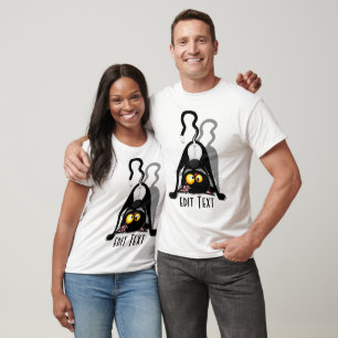 Lustige Cartoonfigur einer Katze auf dem Kopf T-Shirt