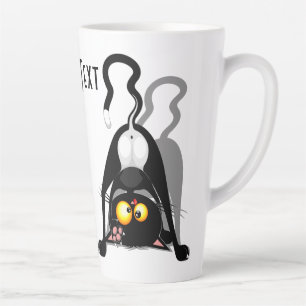 Lustige Cartoonfigur: Katze auf dem Kopf Milchtasse