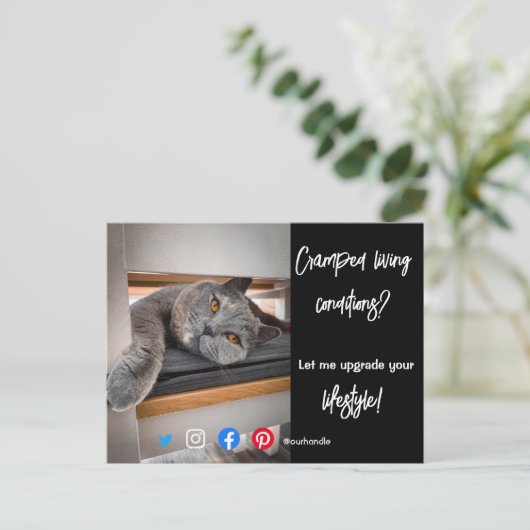 lustige echte Anwesen Postkarte verkrampfte lebend (Stehend Vorderseite)