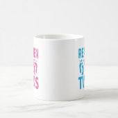 Lustige echte Männer Zwilling Wortkunst Kaffeetasse (Mittel)