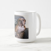 Lustige englische Bulldogge Tasse, die Fernsieht Kaffeetasse (VorderseiteRechts)