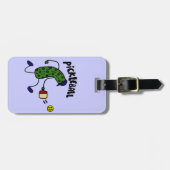 Lustige Essiggurke, die Pickleball spielt Gepäckanhänger (Vorderseite horizontal)