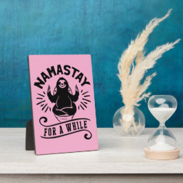 Lustige Faultier-Badezimmer-Humor Namastay Fotoplatte