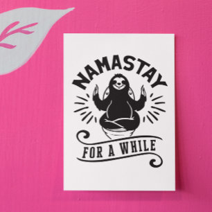 Lustige Faultier-Badezimmer-Humor Namastay Postkarte