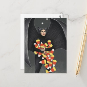 Lustige Fledermaus mit Halloween-Süßigkeiten Postkarte