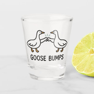 Lustige Gänsehaut Cartoon   Fäuste stoßende Gänse  Schnapsglas