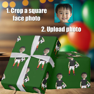 Lustige Gesichter von Kindern auf dem Foto eines F Geschenkpapier