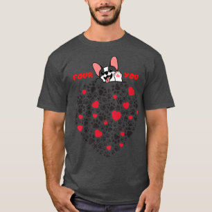 lustige Geste eines Welpen, einer Liebe, eines Hun T-Shirt