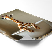 Lustige Giraffe im Bad Poster (Ecke)