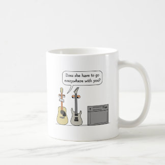 Lustige Gitarren-dritte Rad-Cartoon-Szene Kaffeetasse