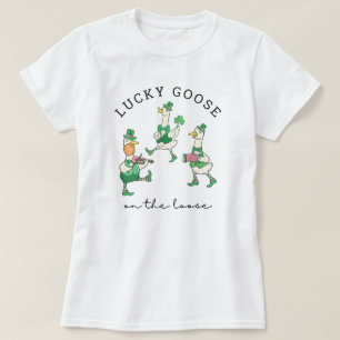 Lustige glückliche tanzende Gänse St. Patrick's T-Shirt