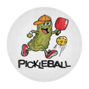 Lustige Gurke spielt Pickleball  Schneidebrett