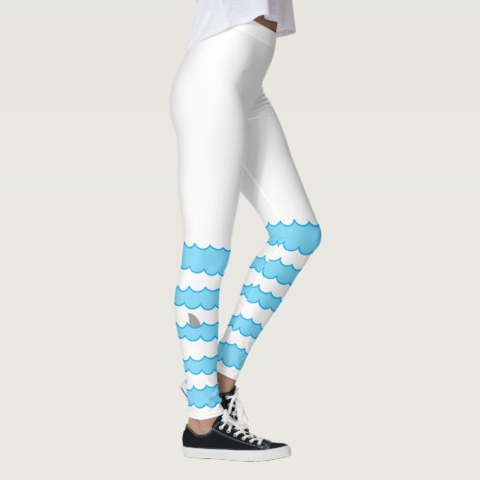 Lustige Haifisch-Flosse auf Wasser-Illustration Leggings (Rechts)