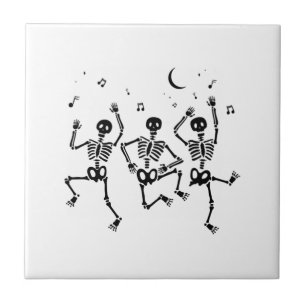 Lustige Halloween tanzende Skelette Frohes Hallowe Fliese